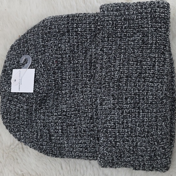 NEW American Eagle Outfitters Black and Gray Waffle Knit Beanie - Picture 3 of 8